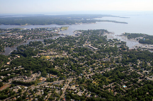Annapolis and Eastport, with Spa Creek on the left and Back Creek on the right. In the background are the Severn River and the Route 450/Naval Academy bridge.