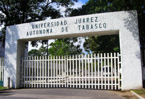Main Entrance at its Central Campus on University Avenue, Villahermosa