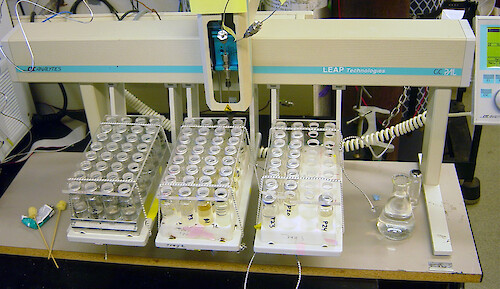 An autoanalyzer setup to measure isotope ratios in dissolved gases in water samples. 
