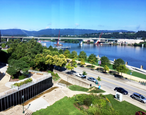 A view of the Tennessee River from the Tennessee Aquarium. Image credit Bill Dennison