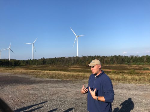 Dave Nelson leading wind farm field trip. Photo credit: Bill Dennison.