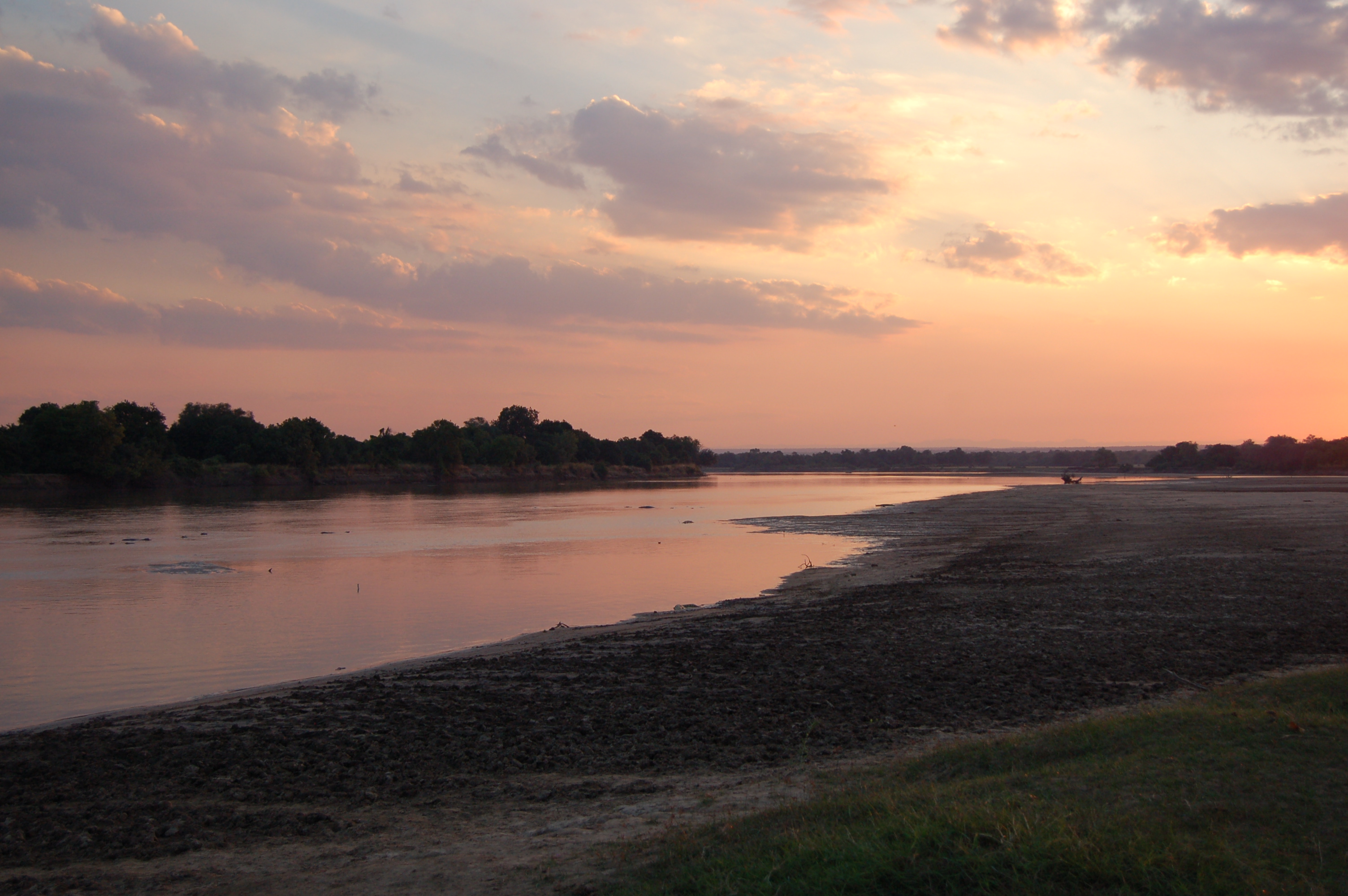 Luangwa river sunset media library integration and application network